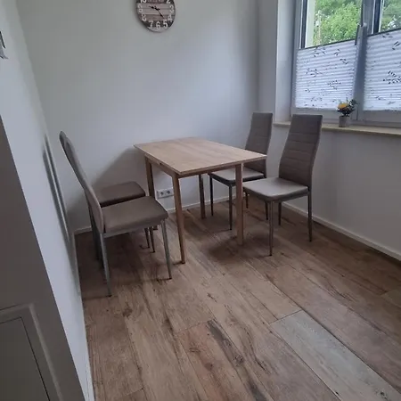 Moeblierte 3-zimmerwohnung In Nahe Leuna, Leipzig Mit Wlan Und Waschmaschine Daire *