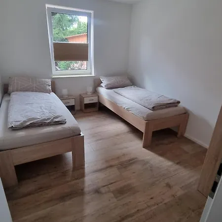 Daire Moeblierte 3-zimmerwohnung In Nahe Leuna, Leipzig Mit Wlan Und Waschmaschine Weißenfels