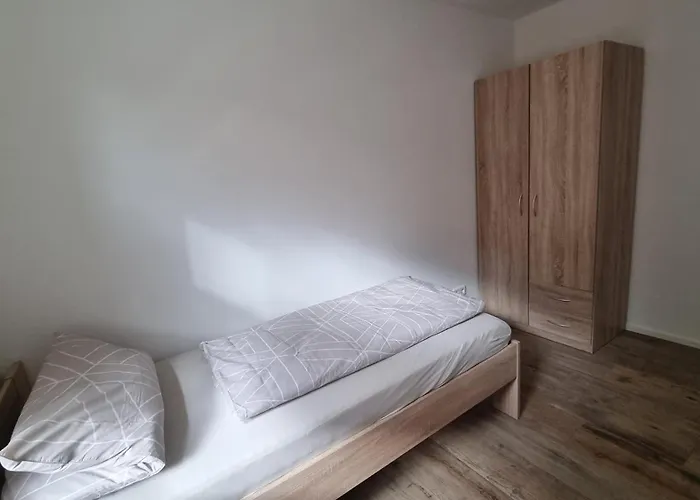 Moeblierte 3-zimmerwohnung In Nahe Leuna, Leipzig Mit Wlan Und Waschmaschine Lejlighed Weißenfels