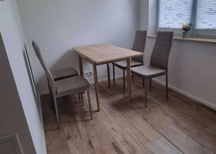 Moeblierte 3-zimmerwohnung In Nahe Leuna, Leipzig Mit Wlan Und Waschmaschine Lejlighed *